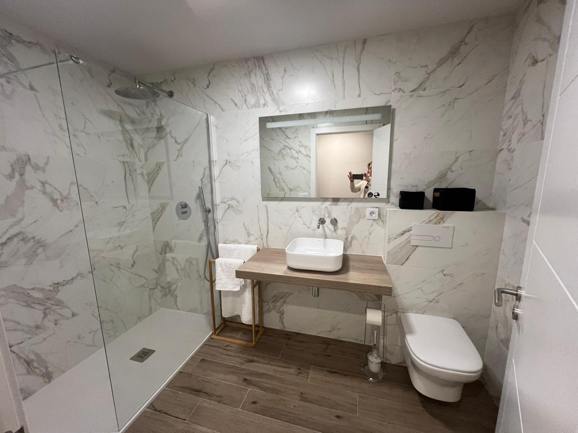 Vivienda Ronda Muralla A Estrenar Lägenhet Lugo Exteriör bild